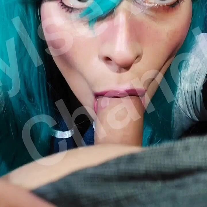 I Meet a Beautiful Otaku Cosplayer at the Convention and We End up Fucking