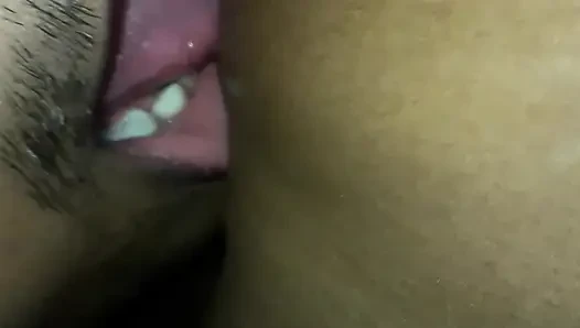 Büyük götlü Hintli ateşli video