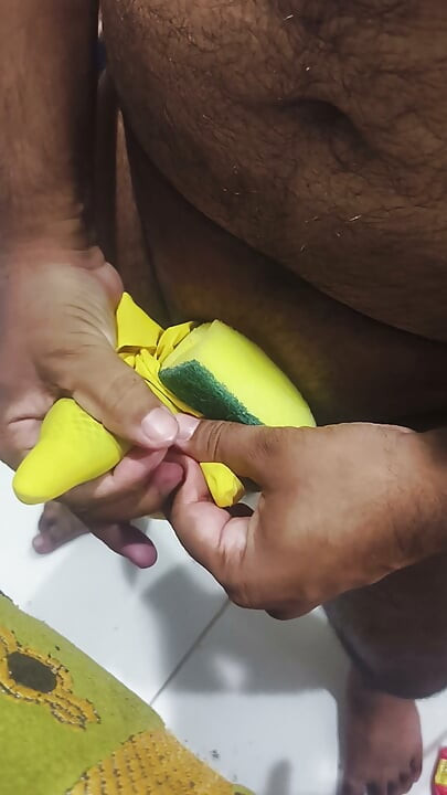מאוננת לעצמה