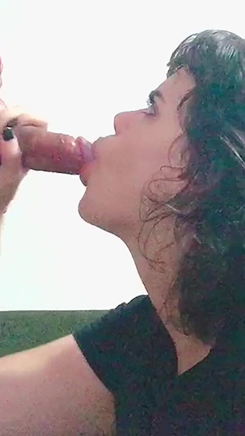 High-quality blowjob caught on amateur camera | Clip 1