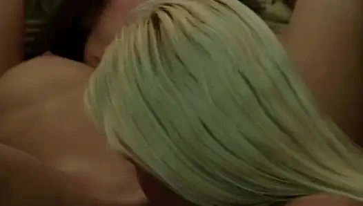 Lesbische Leidenschaft: Teamspielerin in Aktion