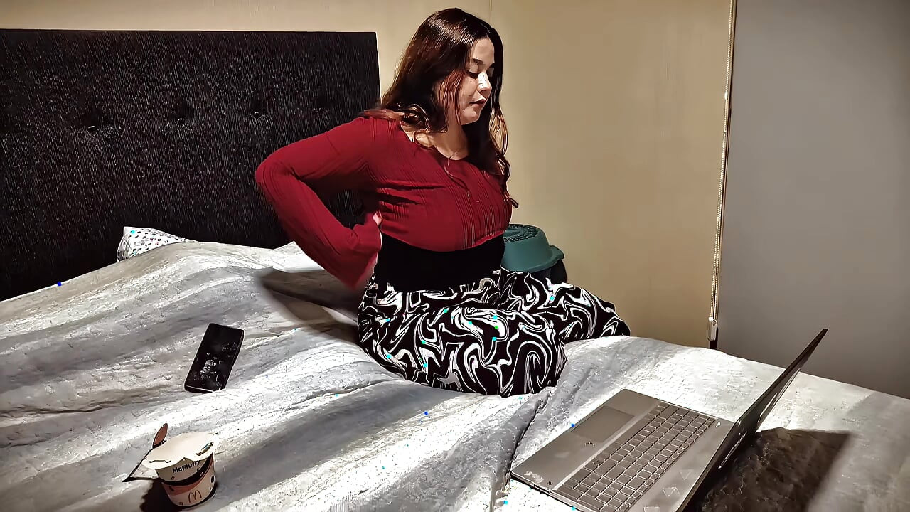 Nicole'un Yatma Zamanı atıştırması: Soyunuyor, Azdırıyor Ve Büyük Yumuşak Göbeğimi Gösteriyor