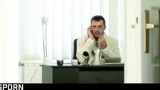 Paar romantischer sex mit einer heißen brünette in sexy Lingarie