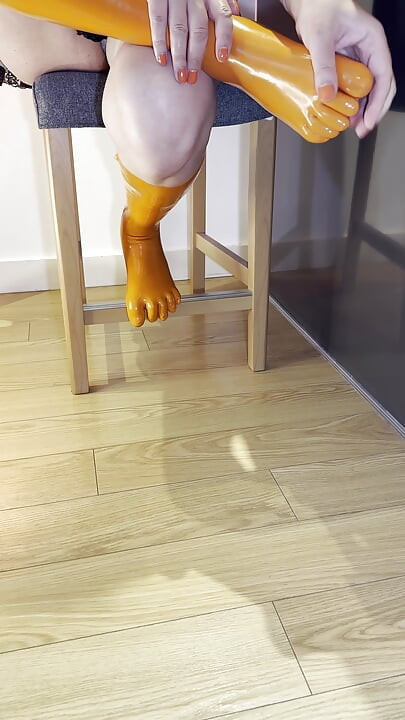 Calcetines de látex en capas