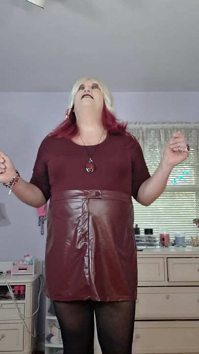 A real pantyhose story: for my friend MatureLover -Girdle Lover!