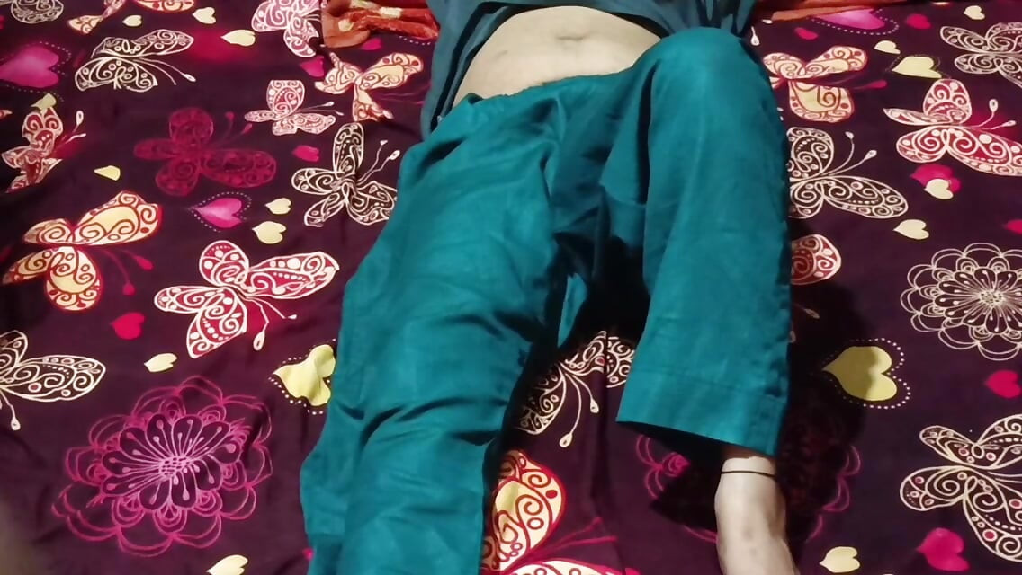 Băiat indian cu pula mare neagră futând o fată virgină, partea 4