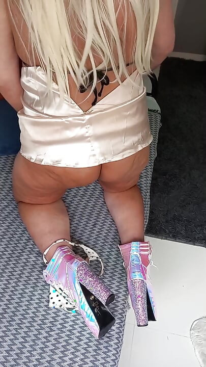 Moja nova haljina, bikini, linije preplanulosti i tvrdo nanošenje.