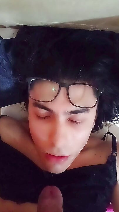 Celi Shemale, самосмоктання