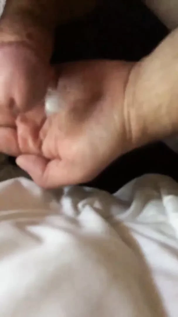 A nice big Oooey Gooey Yummy cum pop shot