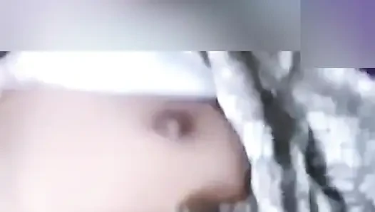 A Teacher Who Doesn't Want to Be Seen in the Movie