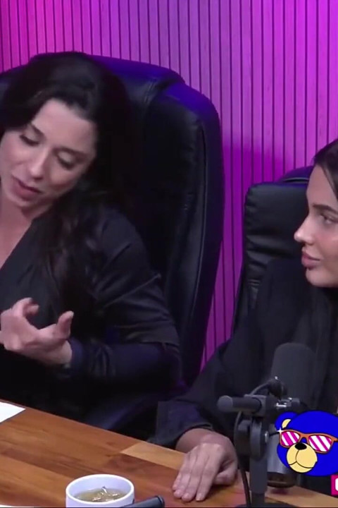 Two Hotties in a Show of Dirty Talk - Bruna Carlos and Luciana Picchi