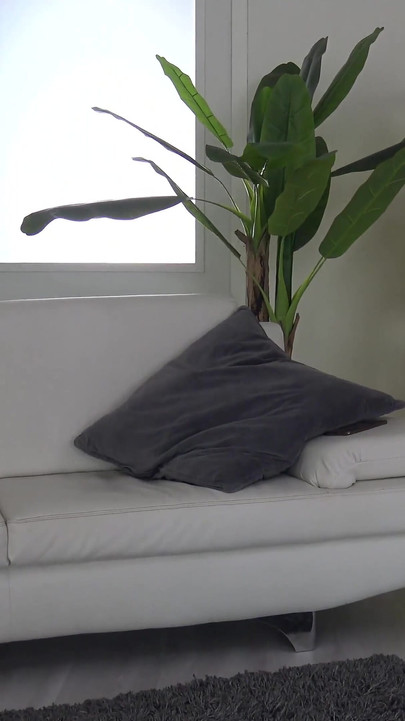 bubble butt milf shows her extreme flexibility