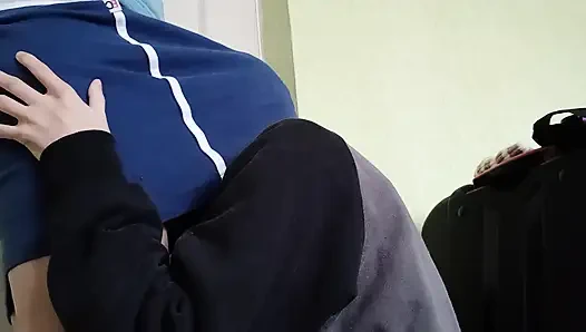 Два соседа скрывают, что они лесбиянки