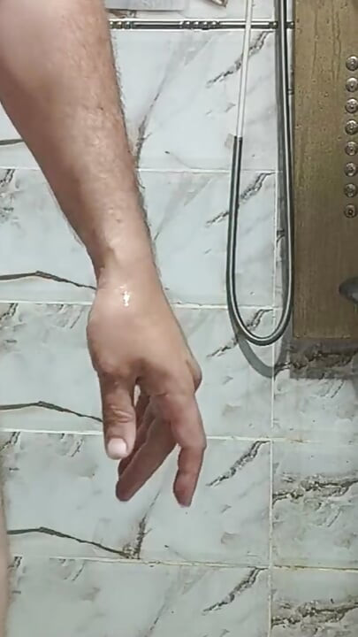 Moi et la BBW arabe de ma femme sous la douche, baise brutalement
