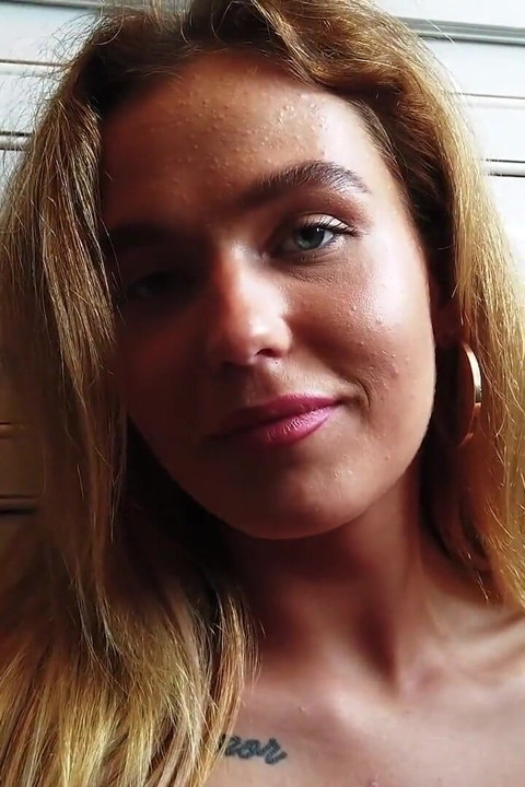 Glamour videosunda Denise çok güzel hatun