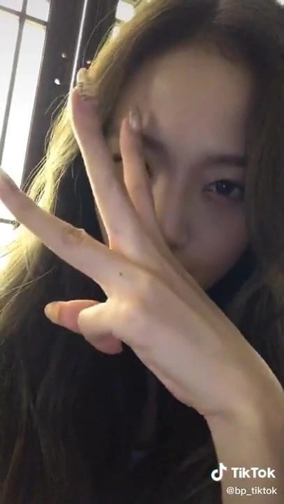 Blackpink jisoo tik tok