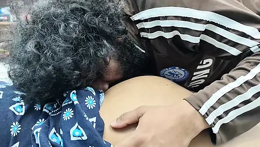 Поцелуй горячей задницы и лизание задницы, романтика пары дези
