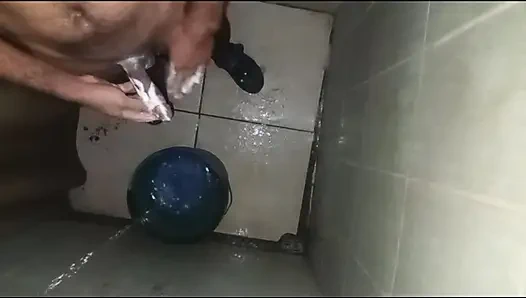 Pria masturbasi dengan pasangannya dan mereka akhirnya