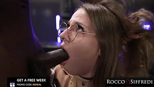 Rocco siffredi - si seksi eveline dellai dicrot di dalam setelah sesi seks anal ganas sama pria antar ras