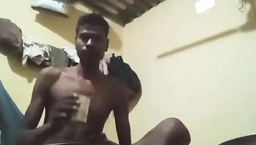 Начальник здания трахнул мою задницу сегодня