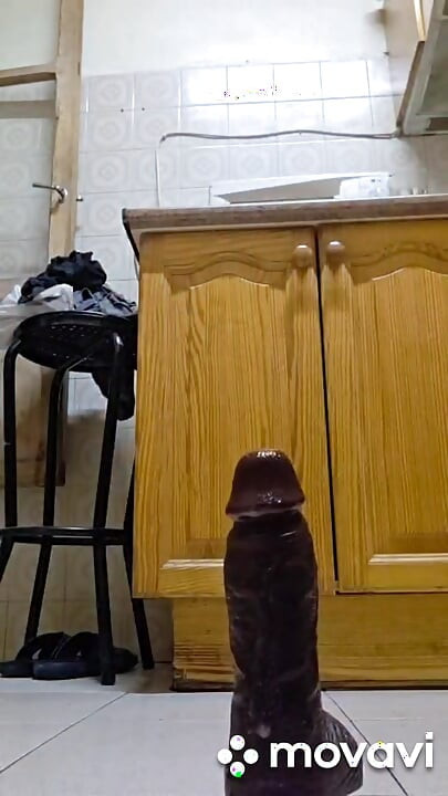 Que rico entra mi dildo gordo en mi culo grande