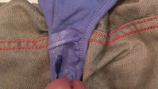 Raid de lessive, sperme dans une culotte usée sale en jean n ° 7