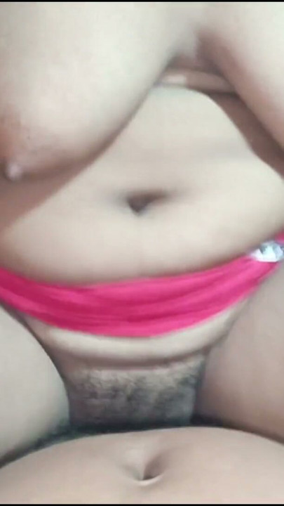 A beautiful woman hides her husband and fucks her driver's pussy. The man quietly ejaculates his semen. | Clip 1