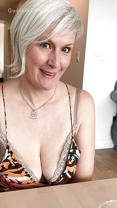 Alone with my Best Friend's Mom - Hot MILF JOI Countdown