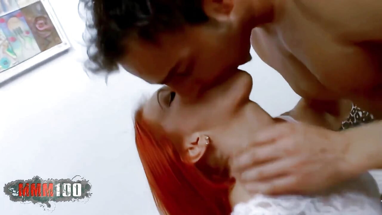 Angie Kiss: Pretty Little Redhead Angie Kiss Får rumpeknullet av en kjekk spanjol