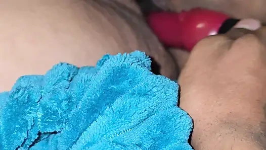 Playing with Latinamilf MILF Squirting Pussy
