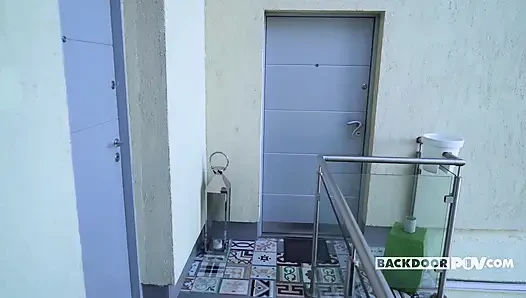 Veronica leal di-anal gaya doggy habis-habisan - pov