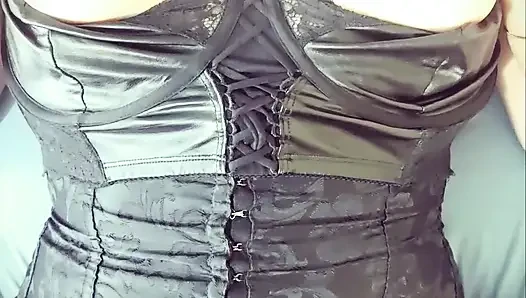 The Gothic Girl Is Hot Right Now and Wants to Play with Her Huge Tits