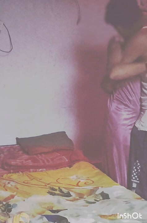 Awek desi bermalam dengan teman lelaki