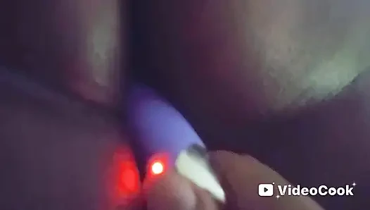 Gece geç saatlerde vibratör oyunu!!