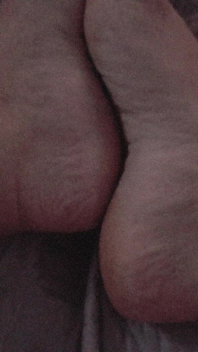 Showing your feet