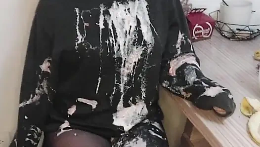 Ich fülle meinen bauch mit essen