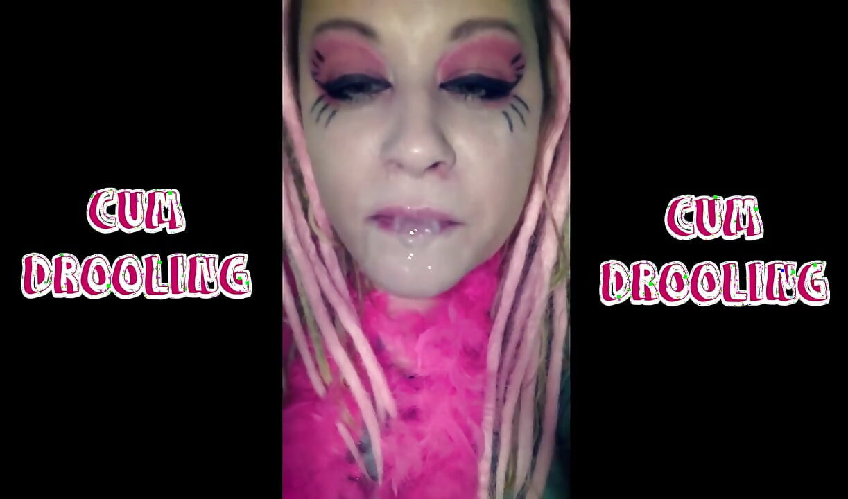 Air mani meleleh dengan bunyi slurping dilanjutkan