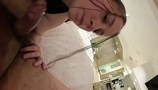 Отпуск превращает мачеху с большой задницей в анальную шлюху