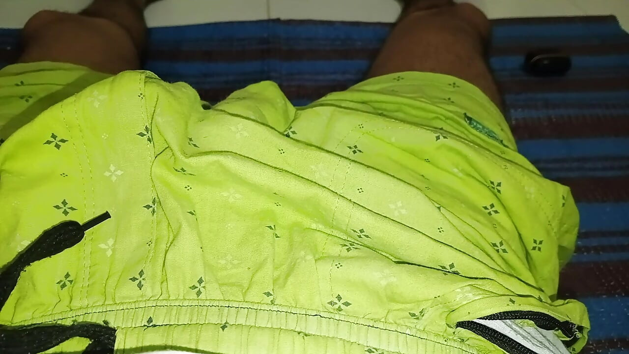 Budak 18+ tahun melancap di bilik sekolah