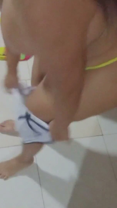 Kamera tersembunyi di ibu mertuaku mengganti pakaiannya | Klip 1