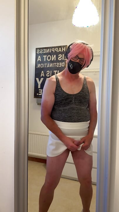 Spiegel, Spiegel an der Wand