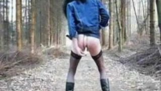 german transvestit im Wald