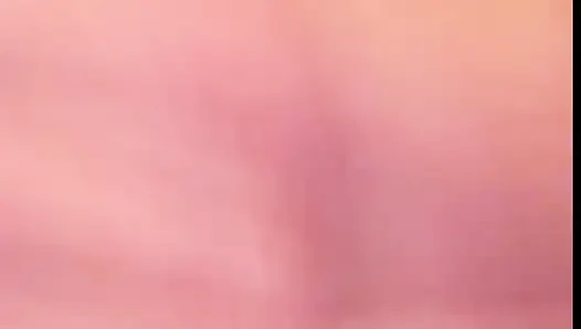 Istri merekam masturbasi memek basah berbulu closeup