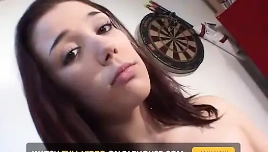 Angélique Bitman'ı emiyor