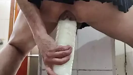 Travesti dildo anal