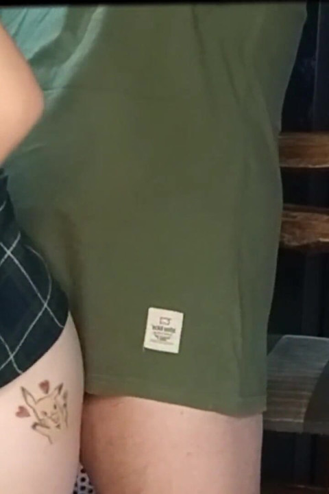 J’aime Jouer Avec Les De Mes Deux Frères Et La Sucer