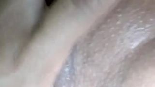 Milf dedilhando buceta e anal