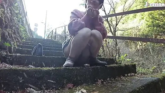 A Daring Beauty Embraces Open Air and Leaves a Warm Trace Where Passion ...