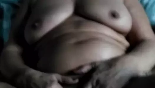 Handjob mamie whore