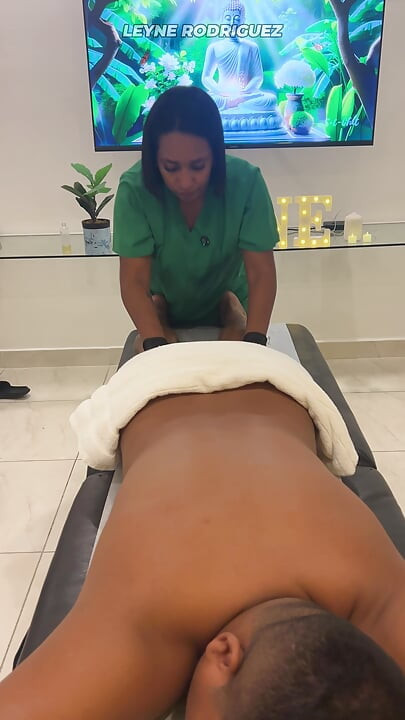 Leyne Rodriguez: Hot Latina in Massage Uniform Gives an Intense Oiled Session